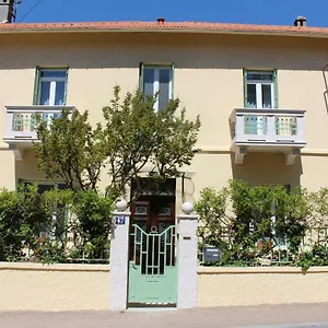 https://villa-regina.fr-provencehotel.com